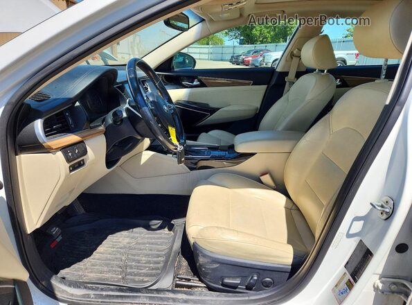 KNALC4J10H5045938 2017 KIA CADENZA White Vista del salpicadero