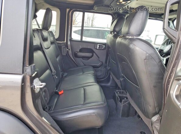 1C4HJXDG9KW538602 2019 JEEP WRANGLER Gray Widok wnętrza z tyłu