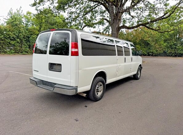 1GAZGPFG1H1341194 2017 CHEVROLET EXPRESS White Vista frontal