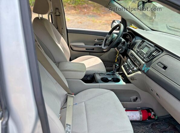 KNDMA5C15G6104796 2016 KIA SEDONA Silver 