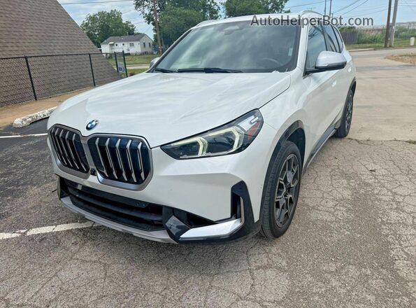 WBX73EF07P5W12917 2023 BMW X1 White Trasero derecho