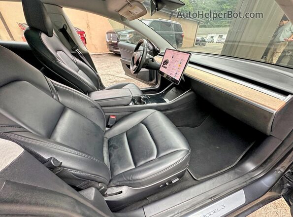 5YJ3E1EB1JF119497 2018 TESLA MODEL Gray 
