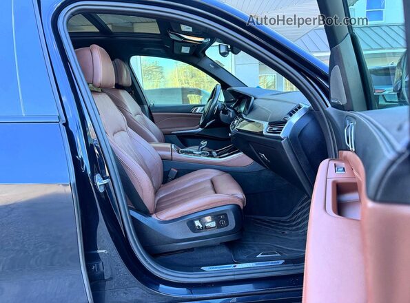 5UXJU4C07LLE45304 2020 BMW X5 Blue Вид спереду