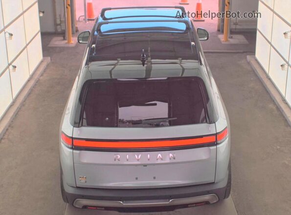 7PDSGABA4PN019950 2023 RIVIAN R1S Gray 