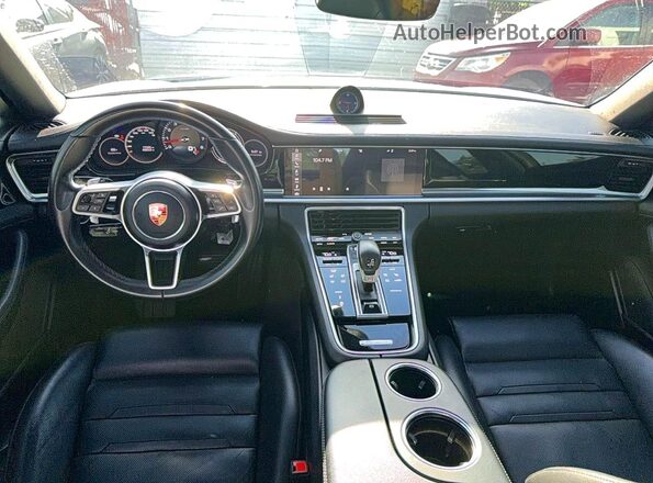 WP0AA2A71HL103883 2017 PORSCHE PANAMERA White Widok tylnych siedzeń