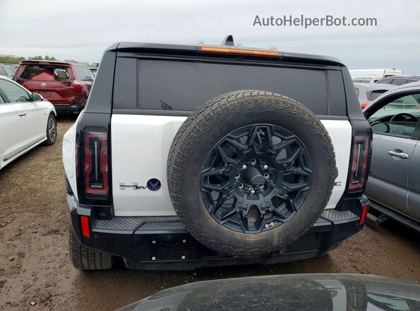 1GKB0NDE5SU102096 2025 GMC HUMMER White Widok z tyłu