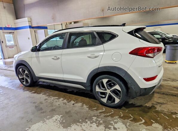 KM8J3CA29JU688938 2018 HYUNDAI TUCSON White 