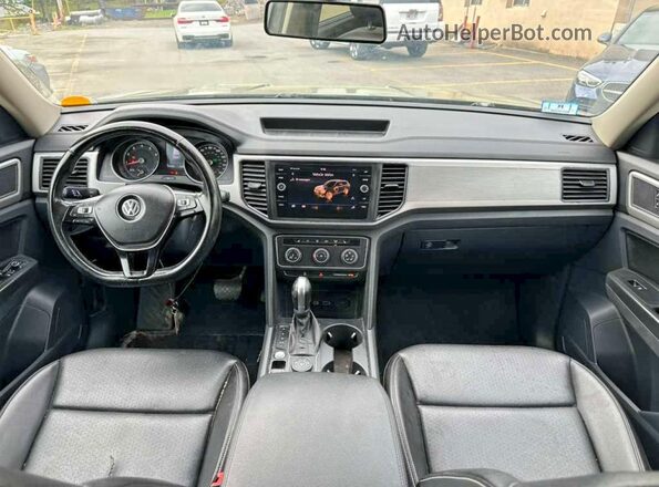 1V2KR2CA9JC505158 2018 VOLKSWAGEN ATLAS Silver 