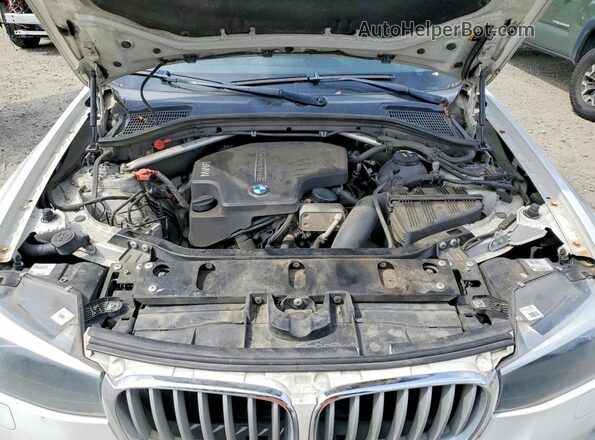 5UXWZ7C57H0T44077 2017 BMW X3 White 