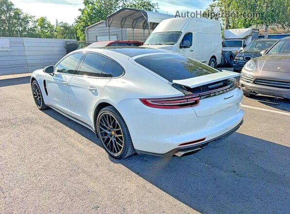 WP0AA2A71HL103883 2017 PORSCHE PANAMERA White Przód prawy