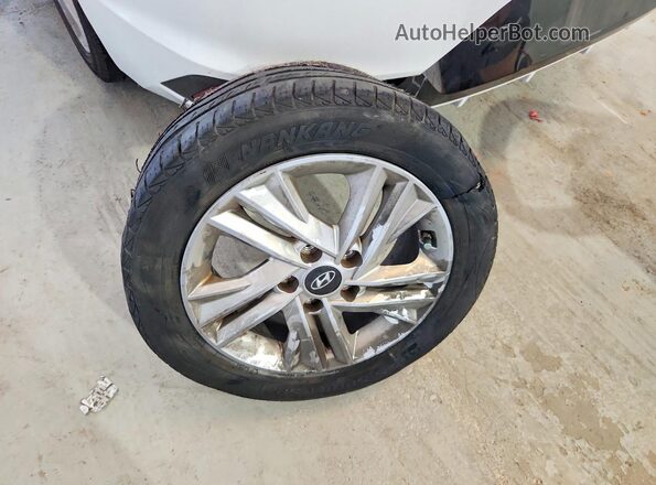 5NPD84LF5LH586235 2020 HYUNDAI ELANTRA White 360 interior view