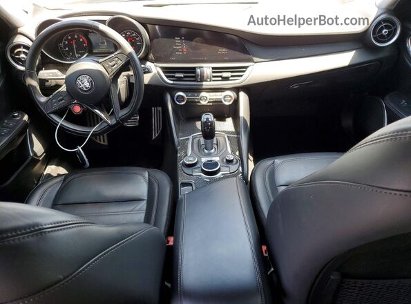 ZARFAECN8J7567048 2018 ALFA ROMEO GIULIA Gray Vista del cuadro de instrumentos