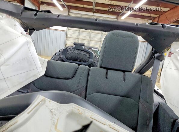1C4PJXFGXTW263588 2026 JEEP WRANGLER Черный Вид задней части салона