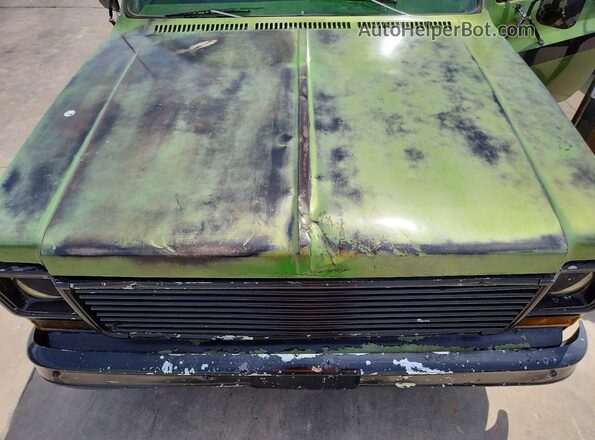 CCL146F303821 1976 CHEVROLET C10 Green Rear interior view