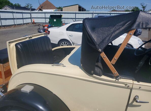 CT28765 1929 FORD MODEL White 