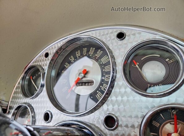 D7FH333820 1957 FORD THUNDERBIRD Red Vista del cuadro de instrumentos