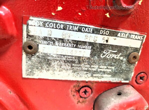 F07F204222 1965 FORD MUSTANG Red Engine compartment view