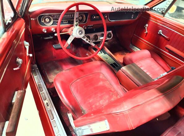 F07F204222 1965 FORD MUSTANG Red Dashboard view
