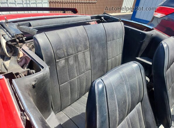 F3F03H155108F 1973 FORD MUSTANG Red Widok tylnych siedzeń