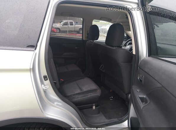 JA4AD2A39LZ009237 2020 MITSUBISHI OUTLANDER Silver VIN կոդի պիտակի տեսք
