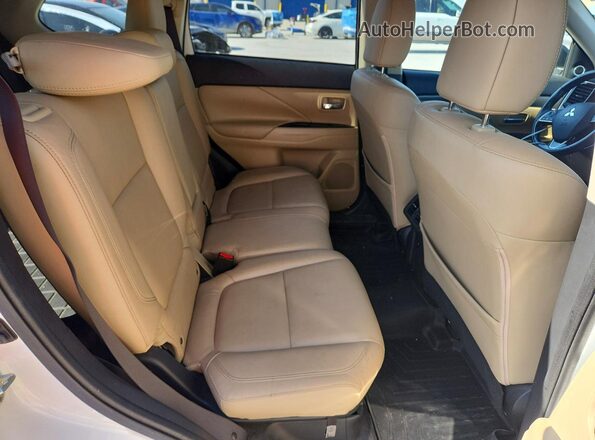 JA4AD3A34KZ007710 2019 MITSUBISHI OUTLANDER White უკანა სავარძლების ხედი