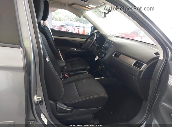JA4AD3A39HZ005668 2017 MITSUBISHI OUTLANDER Silver Вид салону спереду