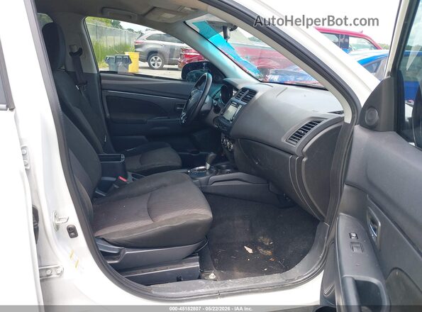 JA4AP3AW4HZ018460 2017 MITSUBISHI OUTLANDER SPORT White Vista interior delantera