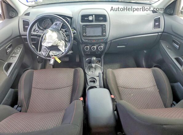 JA4AP3AW5HZ056117 2017 MITSUBISHI OUTLANDER White Vista del salpicadero