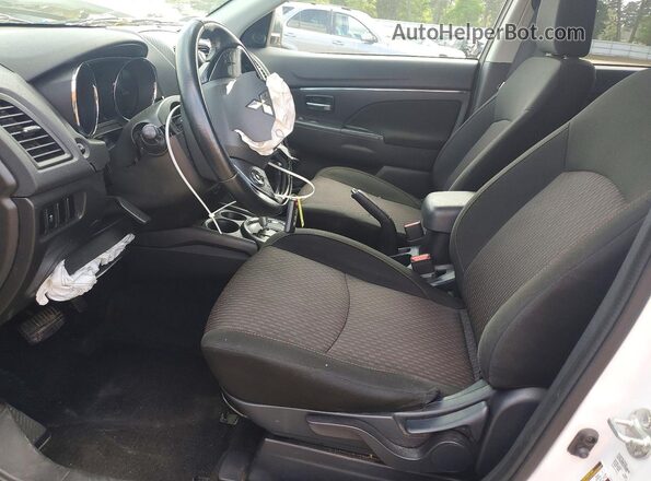 JA4AP3AW5HZ056117 2017 MITSUBISHI OUTLANDER White Vista interior delantera