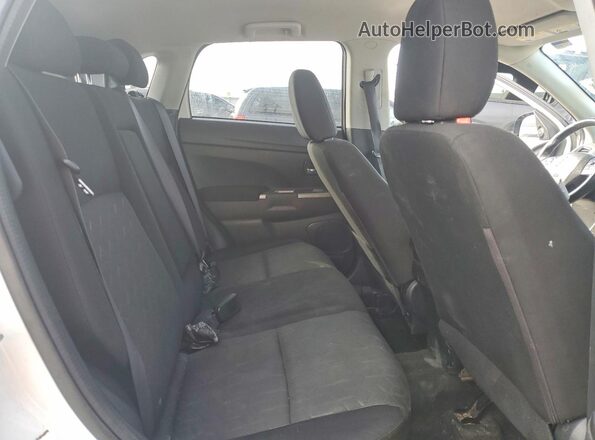 JA4AP4AU3LU024180 2020 MITSUBISHI OUTLANDER White უკანა სალონის ხედი