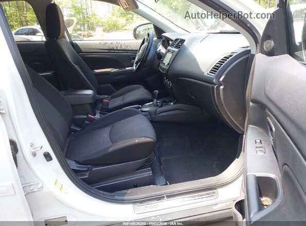 JA4AR3AW2GZ055242 2016 MITSUBISHI OUTLANDER SPORT White Front interior view