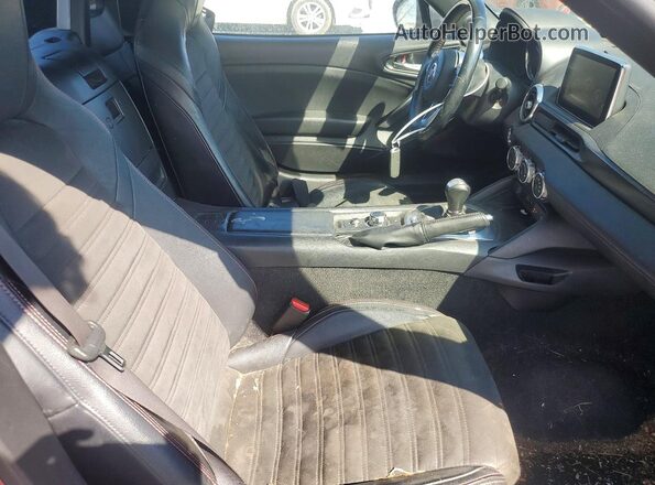 JC1NFAEK7H0126045 2017 FIAT 124 Maroon Rear seats view
