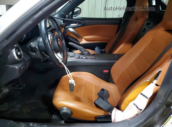 JC1NFAEK8H0101560 2017 FIAT 124 Brown Front interior view