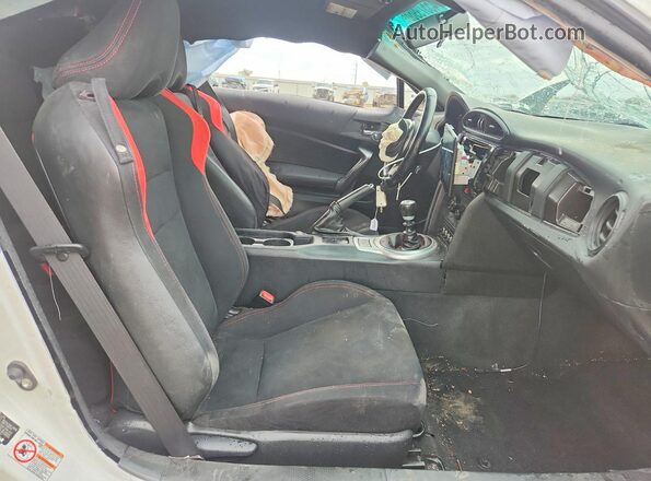 JF1ZCAB15H9603243 2017 SUBARU BRZ White Vista interior delantera