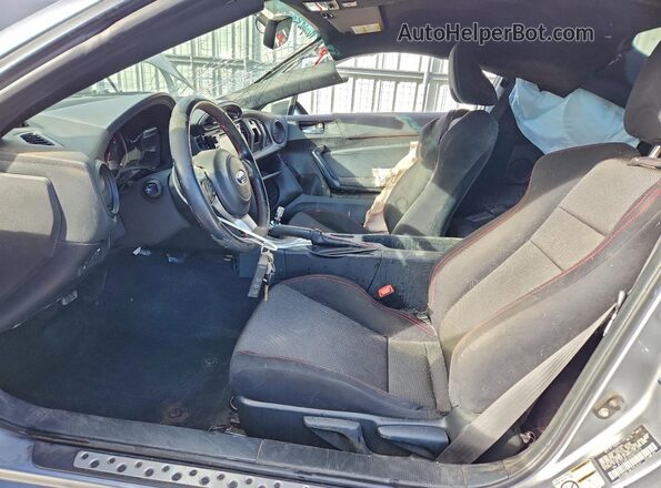 JF1ZCAB16H9605972 2017 SUBARU BRZ Silver Widok wnętrza z przodu