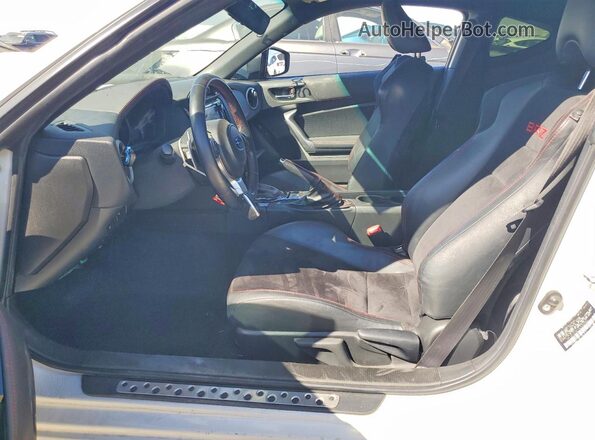 JF1ZCAC15L8702903 2020 SUBARU BRZ Beige Widok wnętrza z przodu