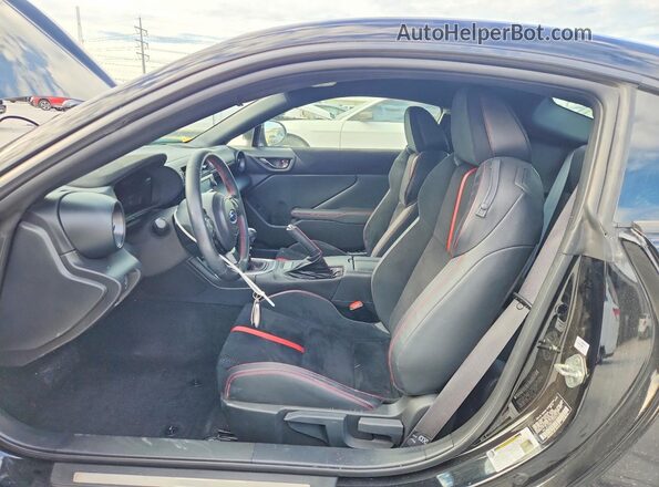JF1ZDBE11P9707726 2023 SUBARU BRZ Black Widok wnętrza z przodu