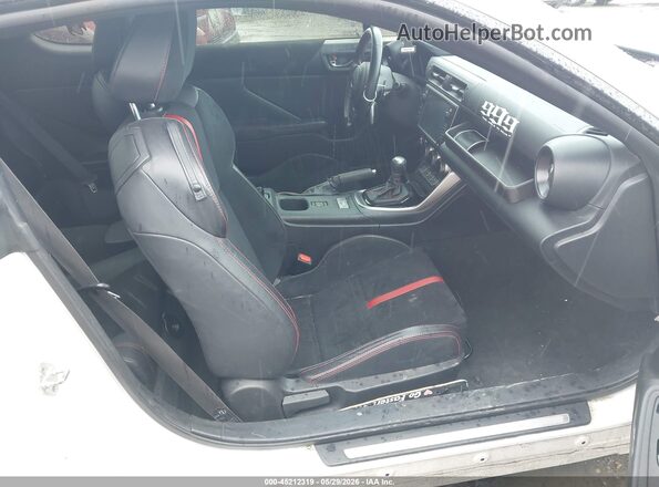 JF1ZDBF10P8705986 2023 SUBARU BRZ White Widok wnętrza z przodu