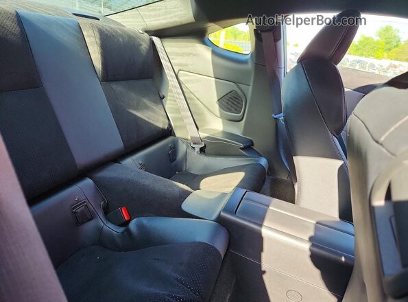JF1ZNBE17R9760446 2024 TOYOTA GR Red Widok tylnych siedzeń