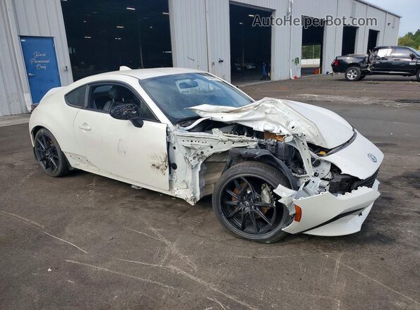 JF1ZNBE19R9758147 2024 TOYOTA GR White Передня права чверть
