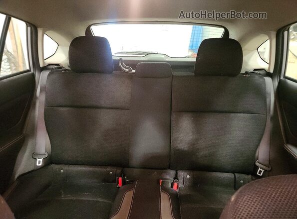 JF2GPABC0H8258752 2017 SUBARU CROSSTREK Silver უკანა სავარძლების ხედი