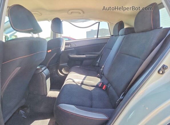 JF2GPADCXH8261347 2017 SUBARU CROSSTREK Tan Vista de los asientos traseros