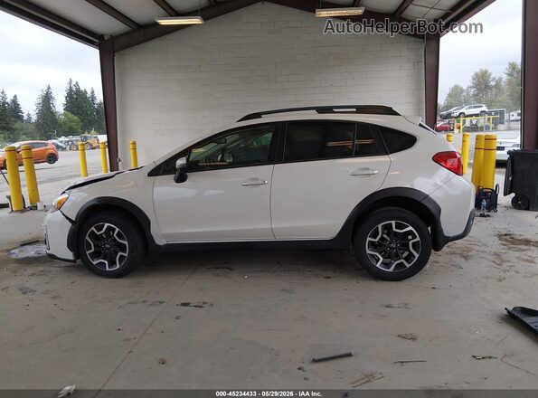 JF2GPAKC2GH302989 2016 SUBARU CROSSTREK White 360 interior view