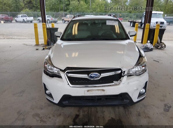 JF2GPAKC2GH302989 2016 SUBARU CROSSTREK White Instrument cluster view