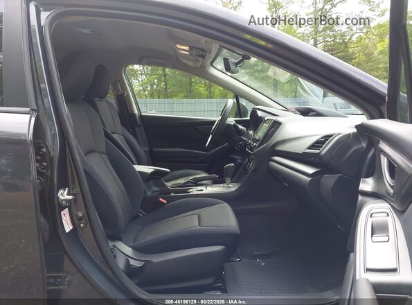 JF2GTAAC0JH245776 2018 SUBARU CROSSTREK Gray Widok wnętrza z przodu