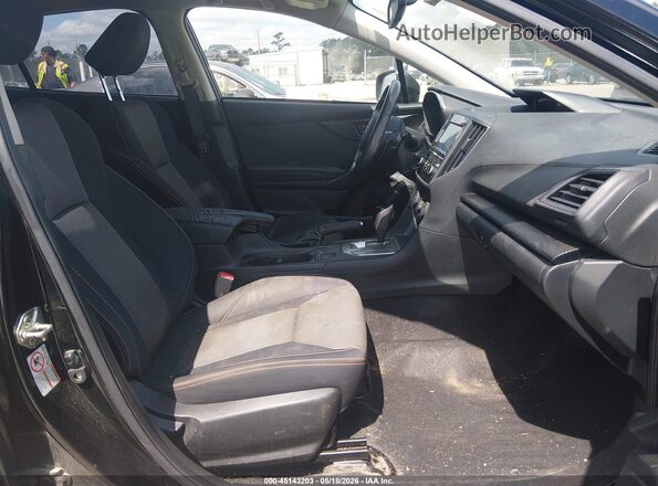 JF2GTABC1JH299716 2018 SUBARU CROSSTREK Черный Вид салона спереди