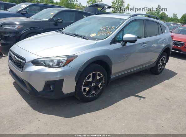 JF2GTACC2JH209830 2018 SUBARU CROSSTREK Silver Vista tres cuartos delantera izquierda