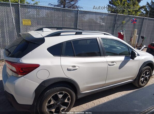 JF2GTACC9K8297180 2019 SUBARU CROSSTREK White უკანა სალონის ხედი