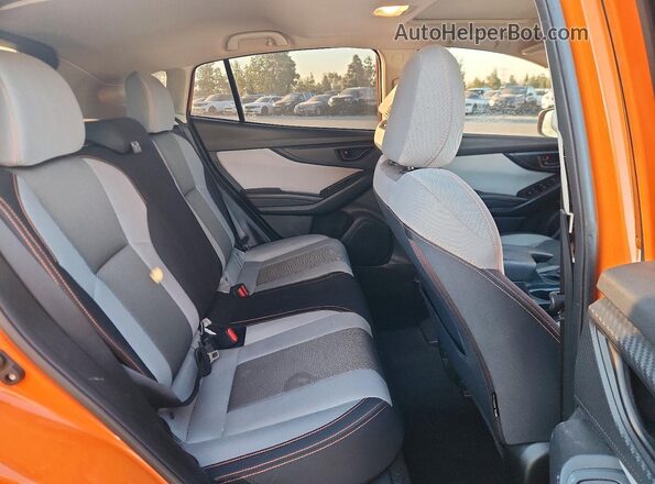 JF2GTADC0JH320861 2018 SUBARU CROSSTREK Оранжевый Вид задних сидений