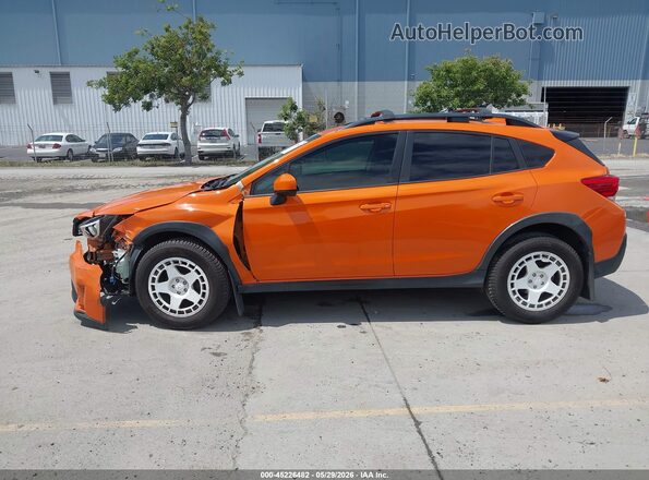 JF2GTADC6J8281998 2018 SUBARU CROSSTREK Orange 